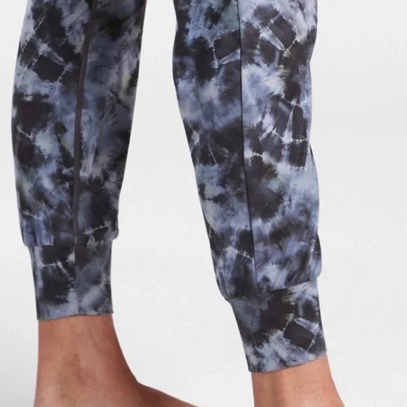 Athleta Salutation Stash High Rise Printed Jogger - Calypso - Picture 10 of 11